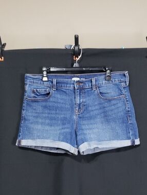 Old Navy "Boyfriend" Cuffed Mid-Rise Denim Jean Shorts.  Size: 12